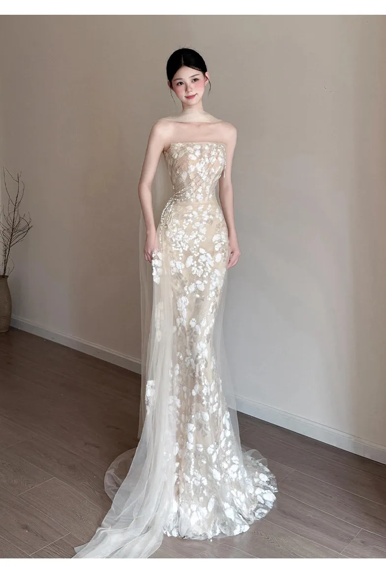 Elegant Strapless Fishtail Wedding Dress for Photoshoots & Evening Events - Light Luxury French Style Waist-Cinching Design showcase 9