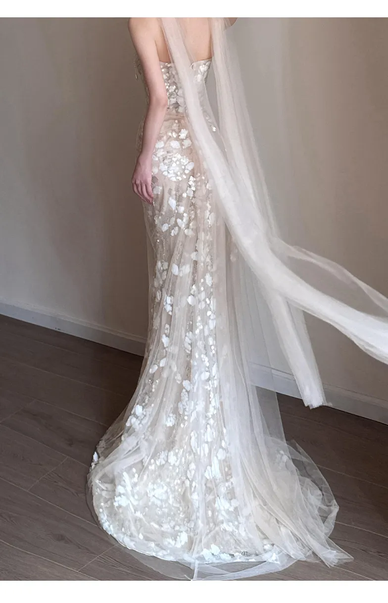 Elegant Strapless Fishtail Wedding Dress for Photoshoots & Evening Events - Light Luxury French Style Waist-Cinching Design showcase 15
