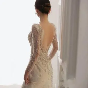 Elegant Long Sleeve Wedding Dress for Petite Brides, Simple Forest Fairy Dreamy Style with Train, Perfect for Spring Ceremonies showcase 9