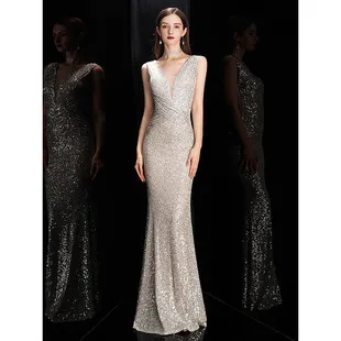 Elegant Long Sleeve Wedding Dress for Petite Brides, Simple Forest Fairy Dreamy Style with Train, Perfect for Spring Ceremonies showcase 8