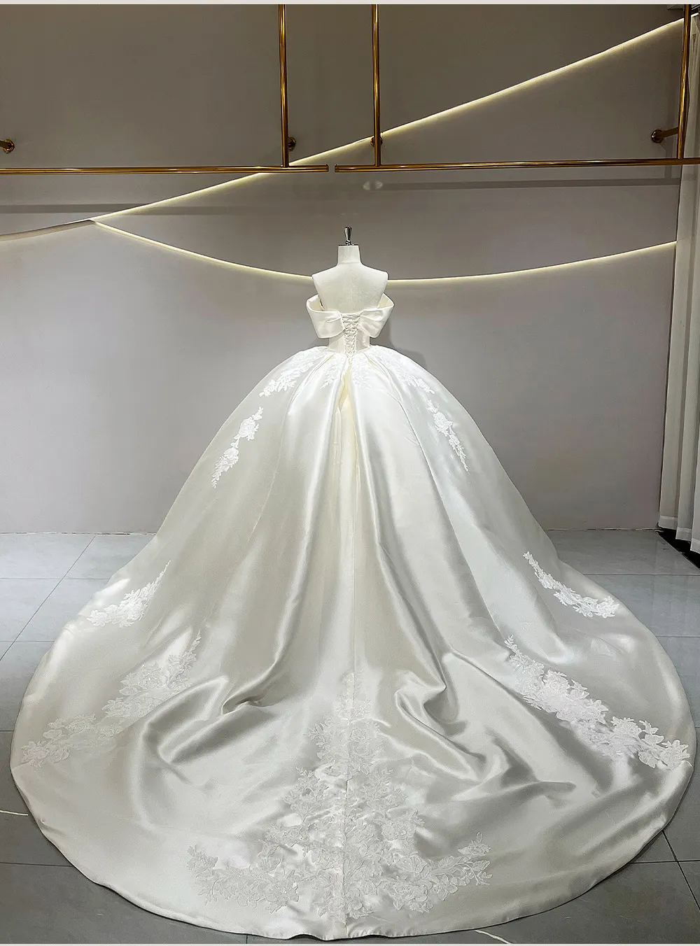 Elegant French Winter Wedding Dress 2025 - High-End Satin One-Shoulder Tail Gown for Brides showcase 8