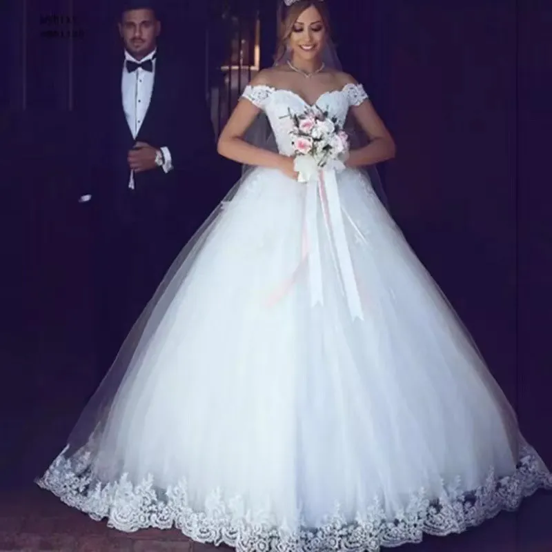 Elegant White Bridal Wedding Dress with Train, Slim Fit, Unique Design for Brides - Perfect for Special Occasions showcase 1