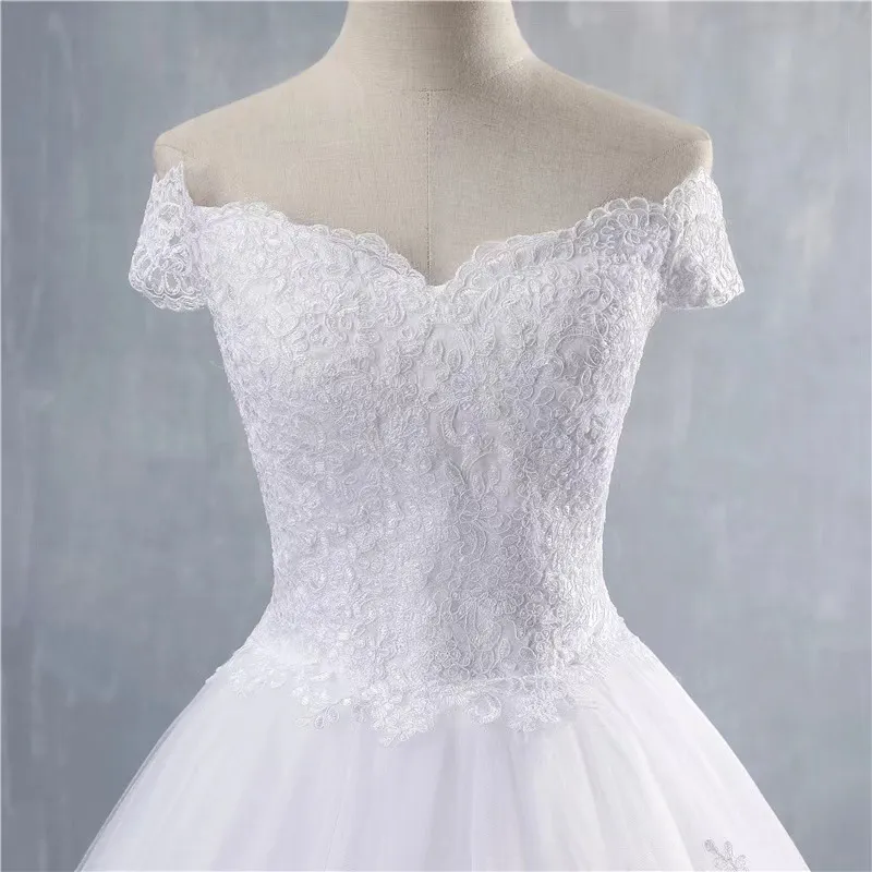 Elegant White Bridal Wedding Dress with Train, Slim Fit, Unique Design for Brides - Perfect for Special Occasions thumbnail 4