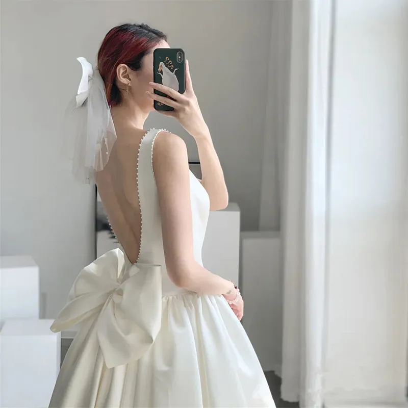 Elegant White Satin Slim-Fit Wedding Dress 2026 Model - Chic Evening Gown for Socialite Banquets, Parties, Graduations, and Travel Photoshoots thumbnail 4