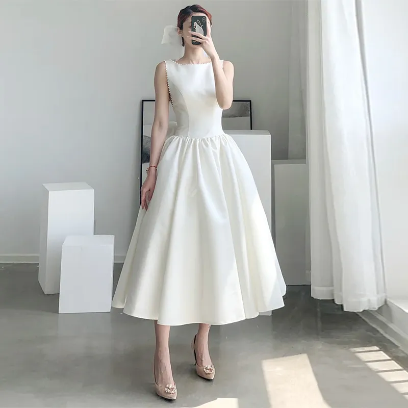 Elegant White Satin Slim-Fit Wedding Dress 2026 Model - Chic Evening Gown for Socialite Banquets, Parties, Graduations, and Travel Photoshoots thumbnail 3
