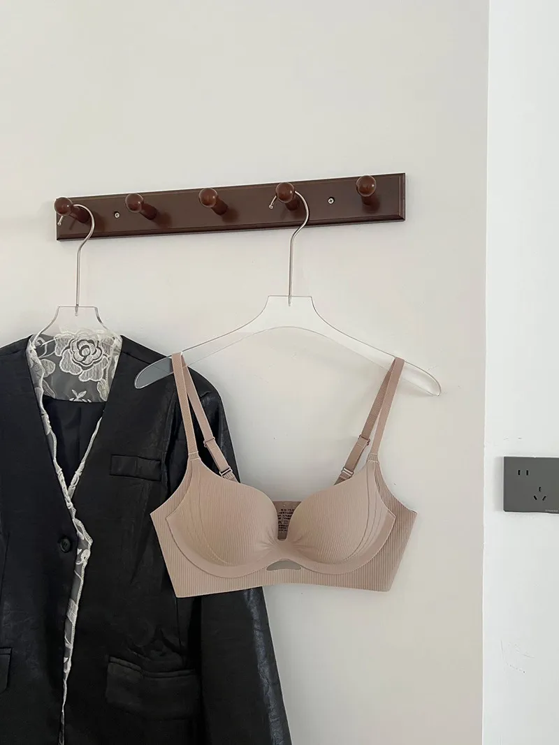 2025 New Style Women's Pull-up Bra: Gather-Up Design for Small Chests, Anti-Sagging Support for Larger Breasts, Non-Wired Soft Comfort, Ideal for Everyday Wear - Image 9