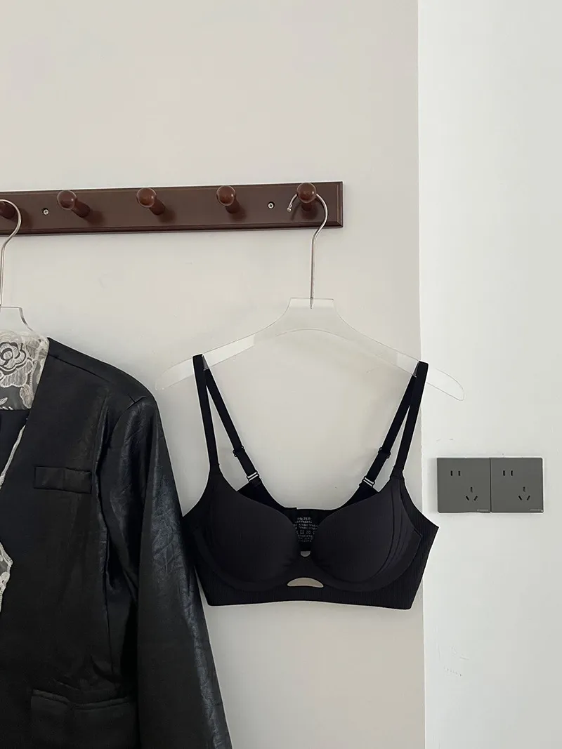 2025 New Style Women's Pull-up Bra: Gather-Up Design for Small Chests, Anti-Sagging Support for Larger Breasts, Non-Wired Soft Comfort, Ideal for Everyday Wear showcase 15