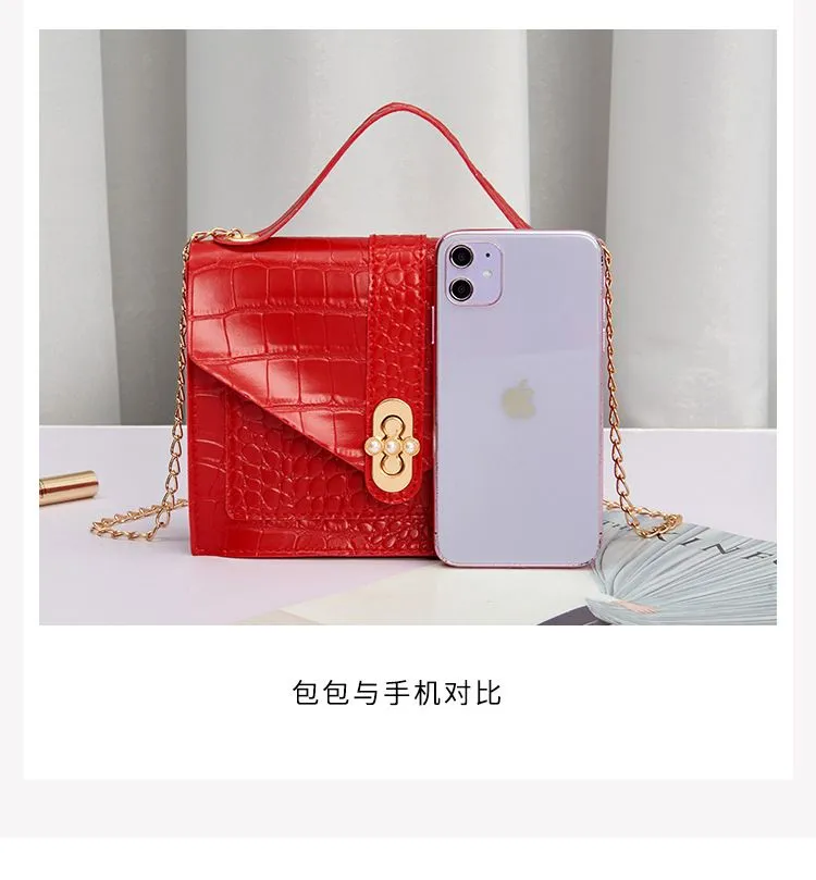 2024 Korean Fashion Versatile Women's Small Square Bag with Lock Chain, Shoulder Crossbody Handbag, Multiple Colors Available showcase 4