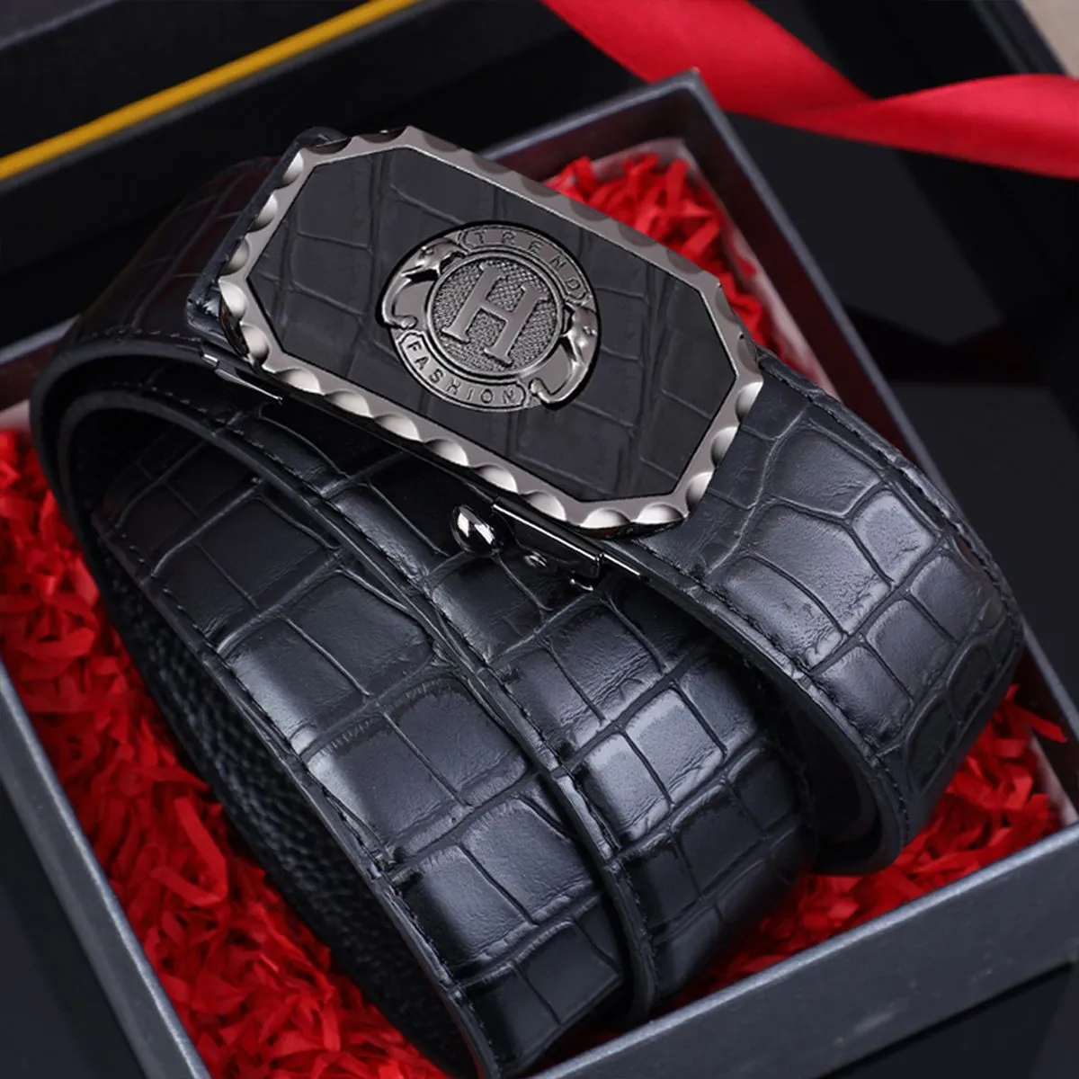 Men's Business Casual Automatic Buckle Belt with Carved Hollow Design, Thickened for Autumn/Winter, High-End Leather, Perfect for Trousers and Casual Wear, Durable and Stylish thumbnail 8