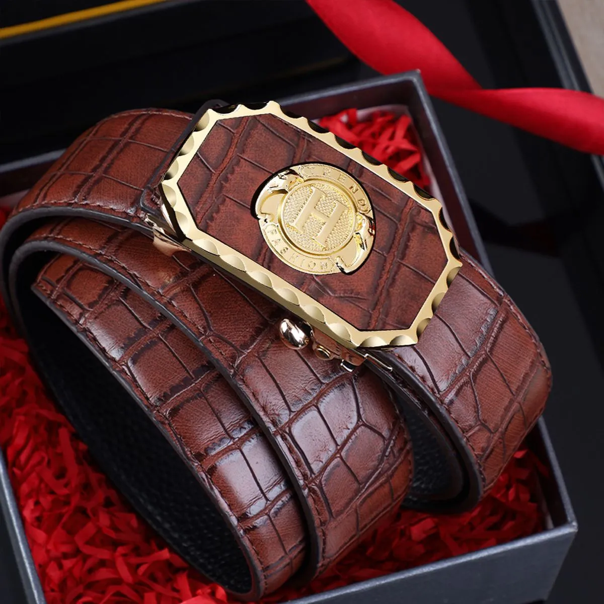 Men's Business Casual Automatic Buckle Belt with Carved Hollow Design, Thickened for Autumn/Winter, High-End Leather, Perfect for Trousers and Casual Wear, Durable and Stylish thumbnail 4