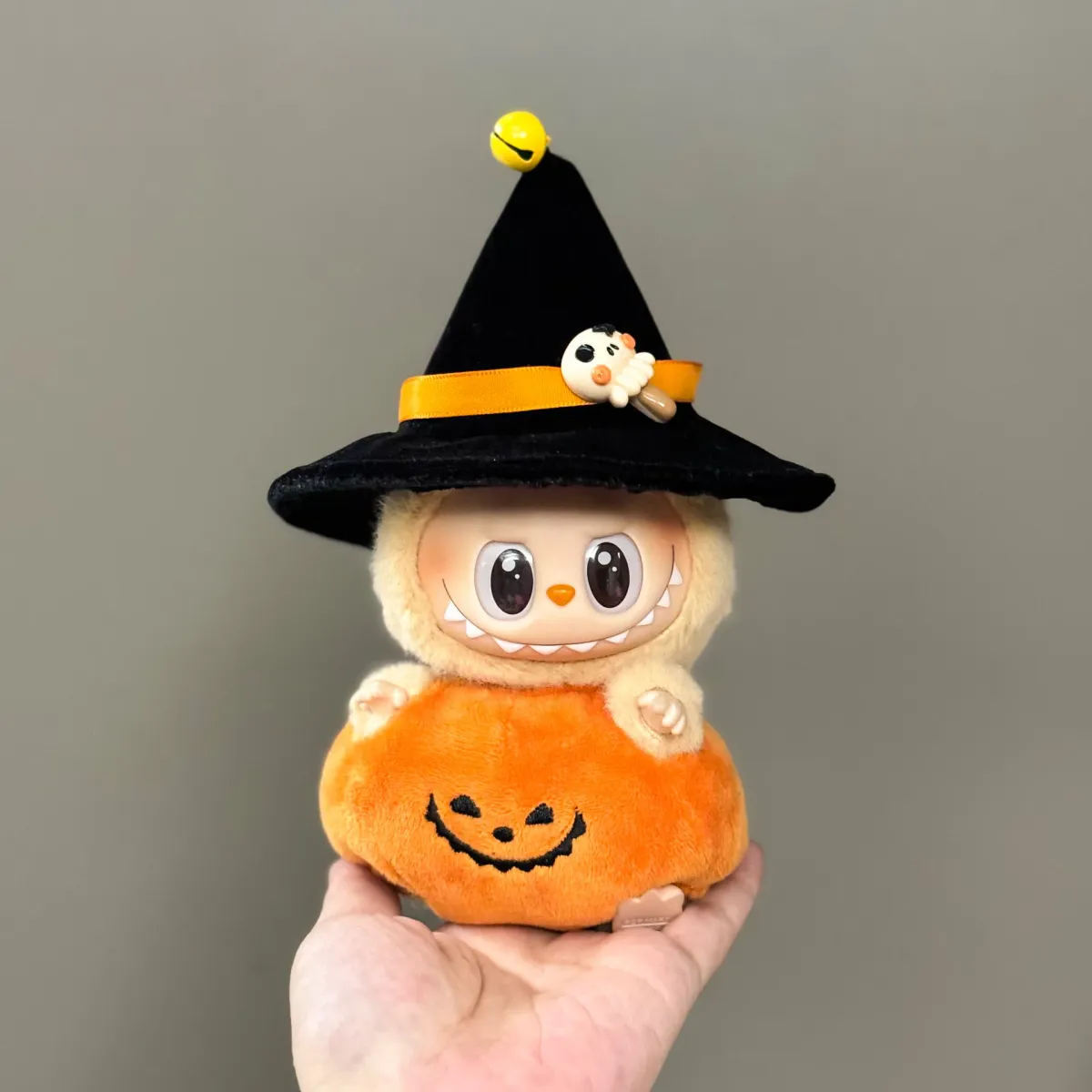 LABUBU Halloween Doll Clothes Pendant Set - DIY Accessories for Fun Baby Dolls, Perfect Christmas Gift for Kids and Collectors showcase 1