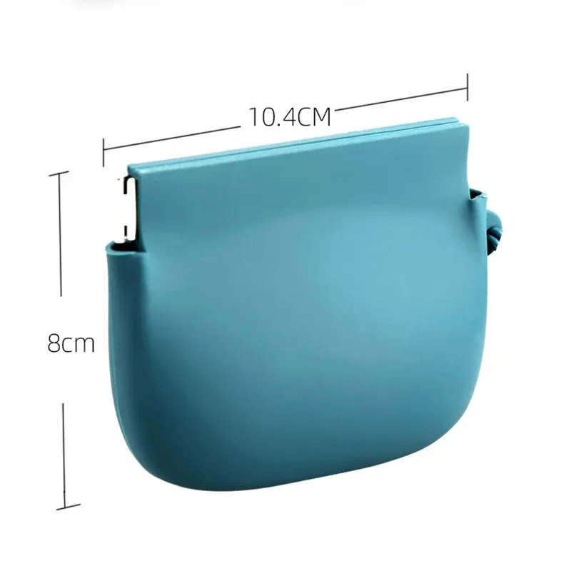 Soft Silicone Dog Treat Pouch with Auto-Closure, Leakproof Pet Training Bag for Dogs & Cats, Odorless & Easy-Clean Travel Snack Holder thumbnail 6