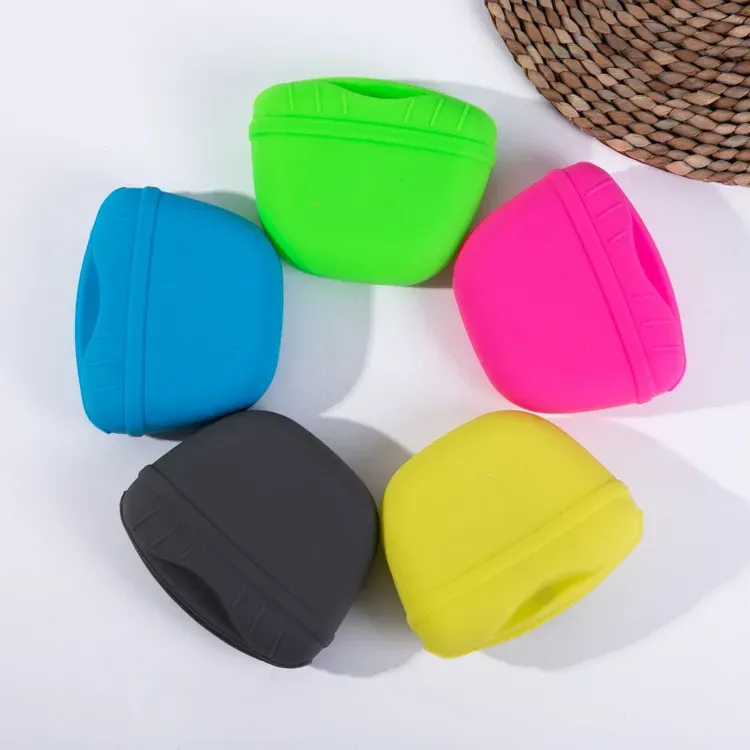 Portable Pet Dog Training Waist Bag - Silicone Treat Pouch with Magnetic Closure, Easy Clean, Lightweight for Outdoor Walks & Agility Training showcase 16