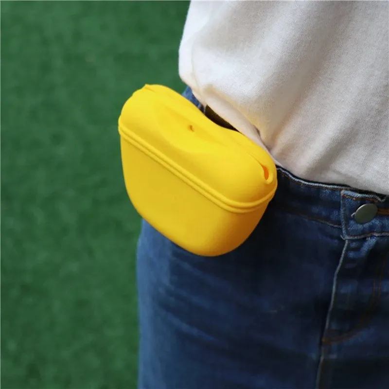 Portable Pet Dog Training Waist Bag - Silicone Treat Pouch with Magnetic Closure, Easy Clean, Lightweight for Outdoor Walks & Agility Training showcase 9