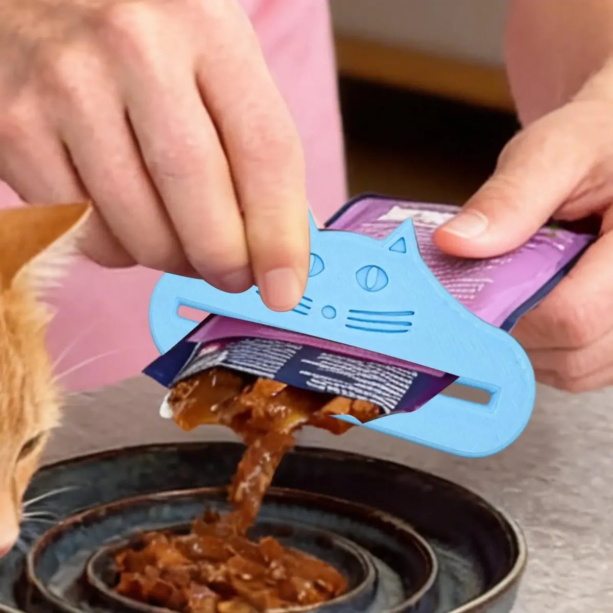 Cat Food Pouch Squeezer Dispenser for Wet Treats - No-Drip Liquid Snack Spoon for Easy Feeding & Travel showcase 6