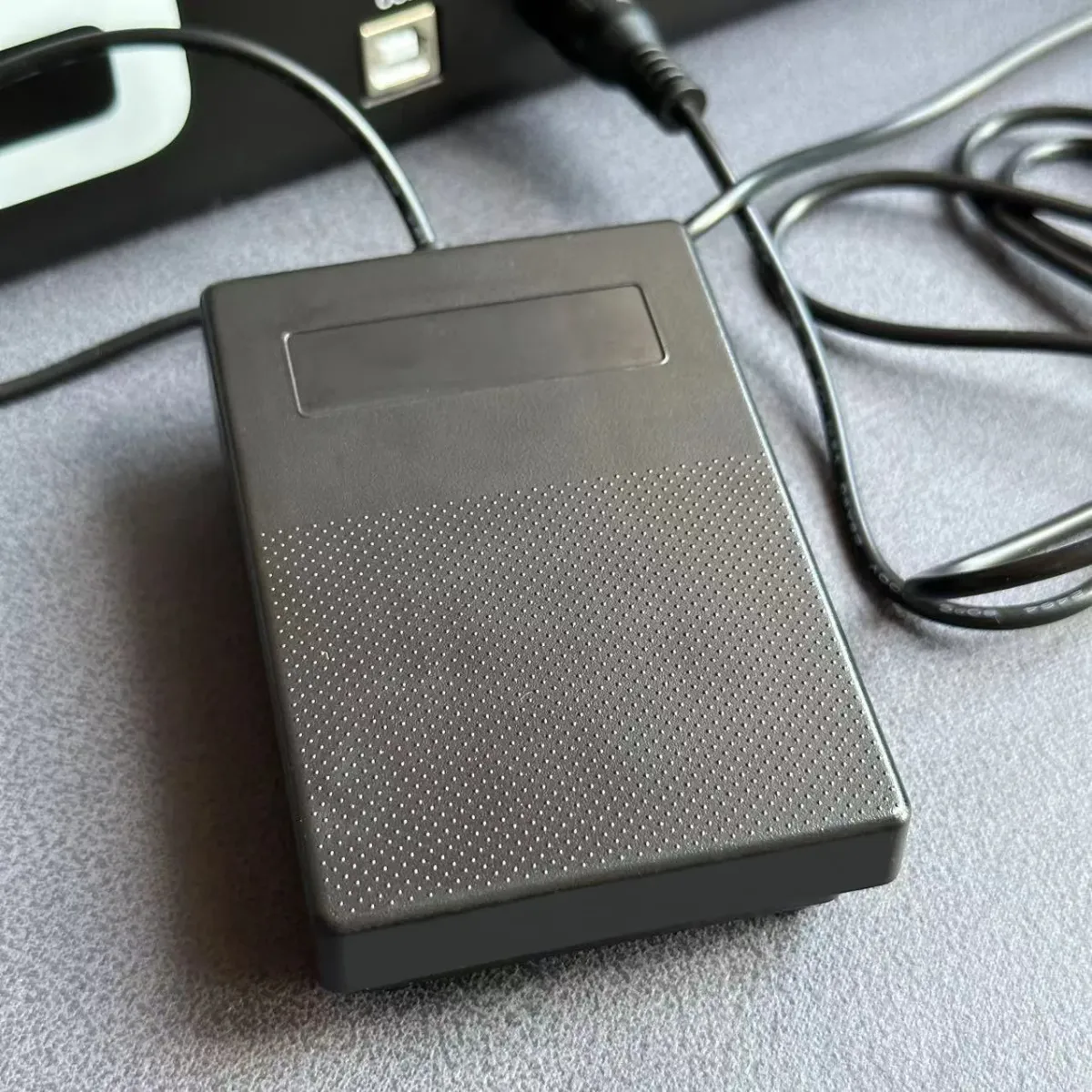 Universal Sustain Pedal for Keyboards, Digital Pianos, Synthesizers, Drum Machines - Compact Design with 1/4" 6.35mm Plug and Non-Slip Base showcase 1