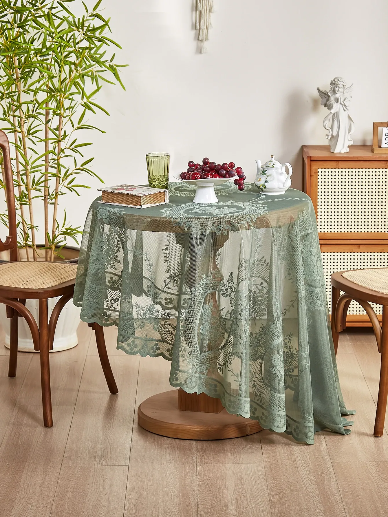 Elegant Green Round Lace Tablecloth with Floral Mirror Design - Decorative Table Cover for Living Room & Dining Room thumbnail 2