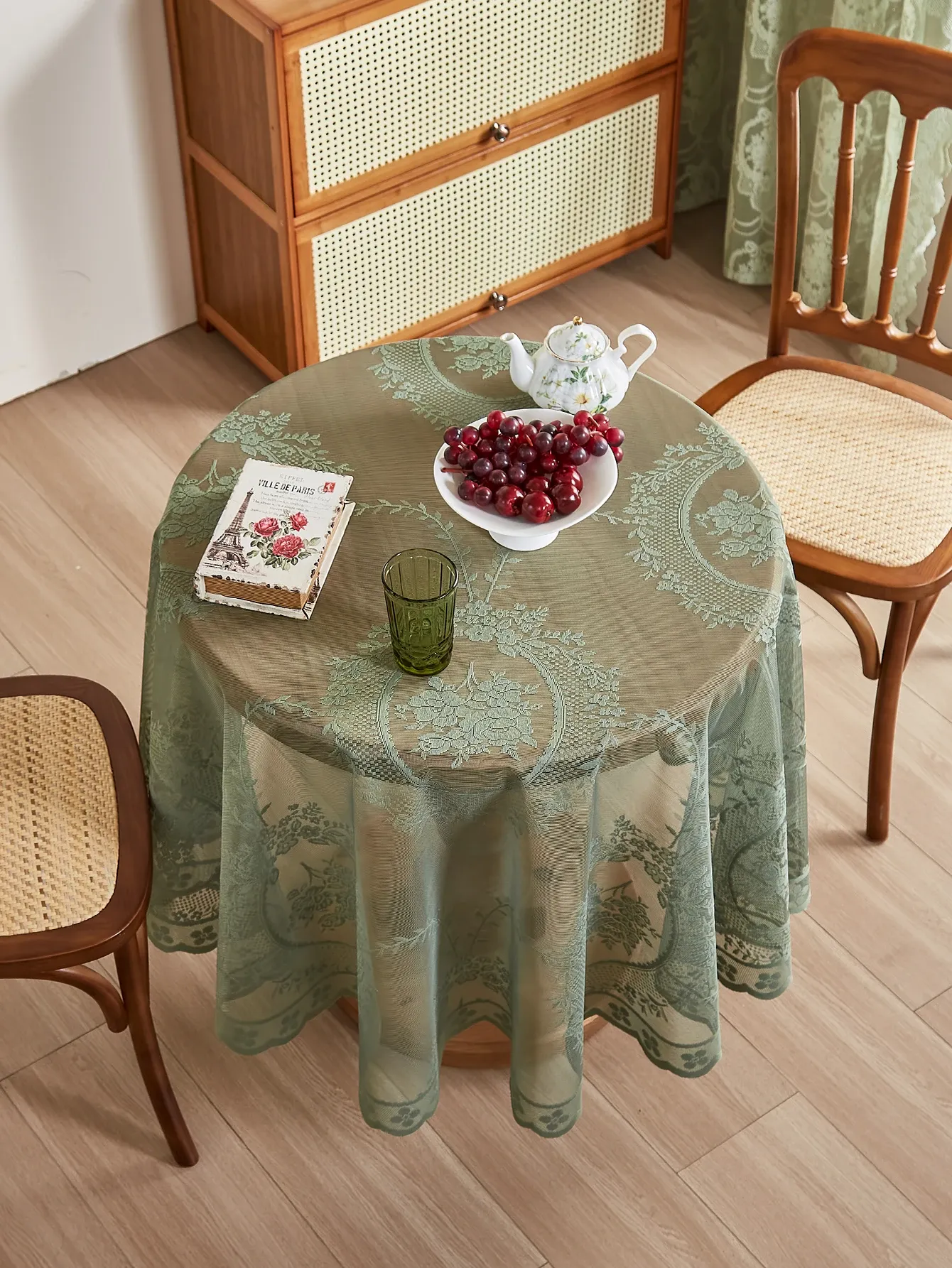 Elegant Green Round Lace Tablecloth with Floral Mirror Design - Decorative Table Cover for Living Room & Dining Room thumbnail 3
