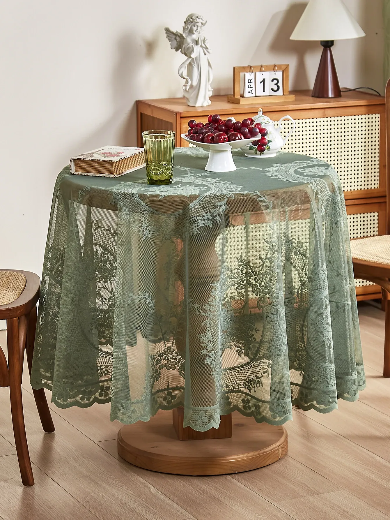 Elegant Green Round Lace Tablecloth with Floral Mirror Design - Decorative Table Cover for Living Room & Dining Room thumbnail 1
