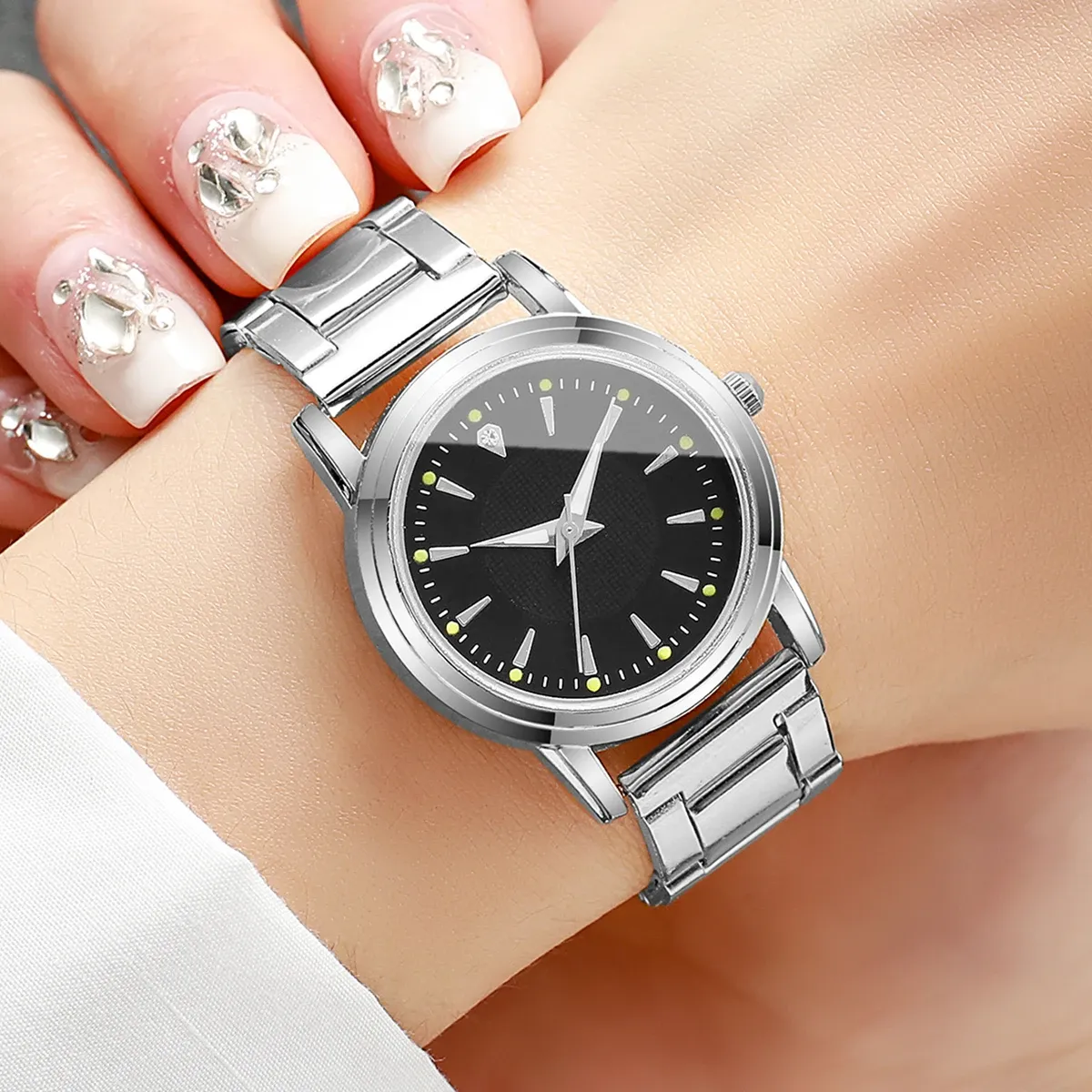 2PCS Couple's Quartz Watch Set for Men & Women - Fashionable Analog Business Style, Durable Alloy Case, CE Certified, Water Resistant for Daily Wear showcase 8