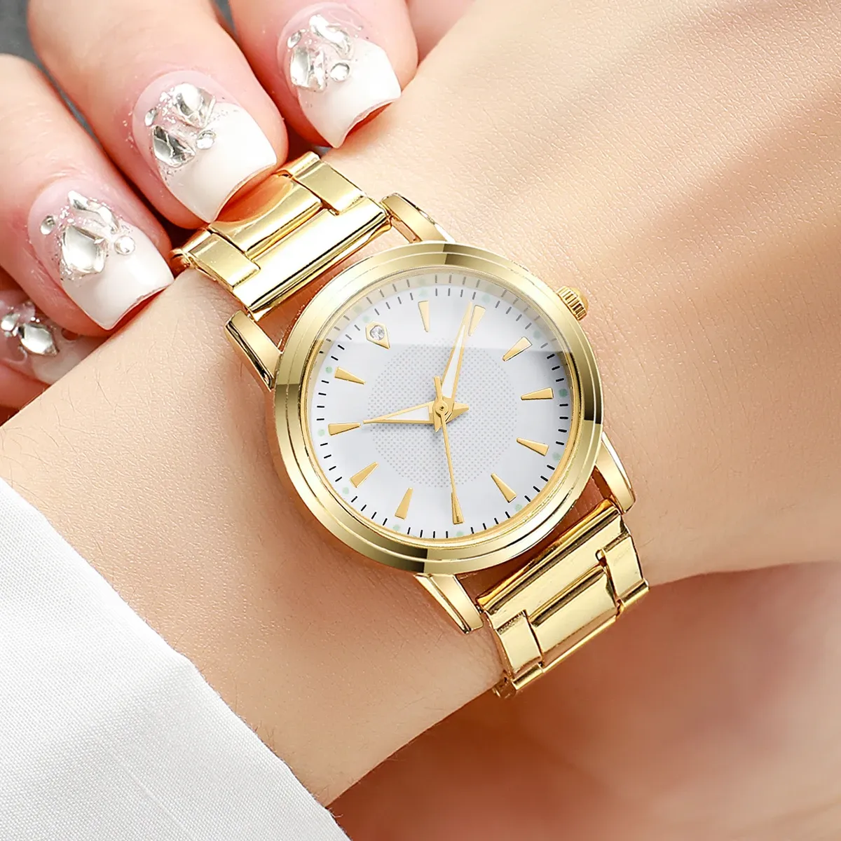 2PCS Couple's Quartz Watch Set for Men & Women - Fashionable Analog Business Style, Durable Alloy Case, CE Certified, Water Resistant for Daily Wear showcase 6