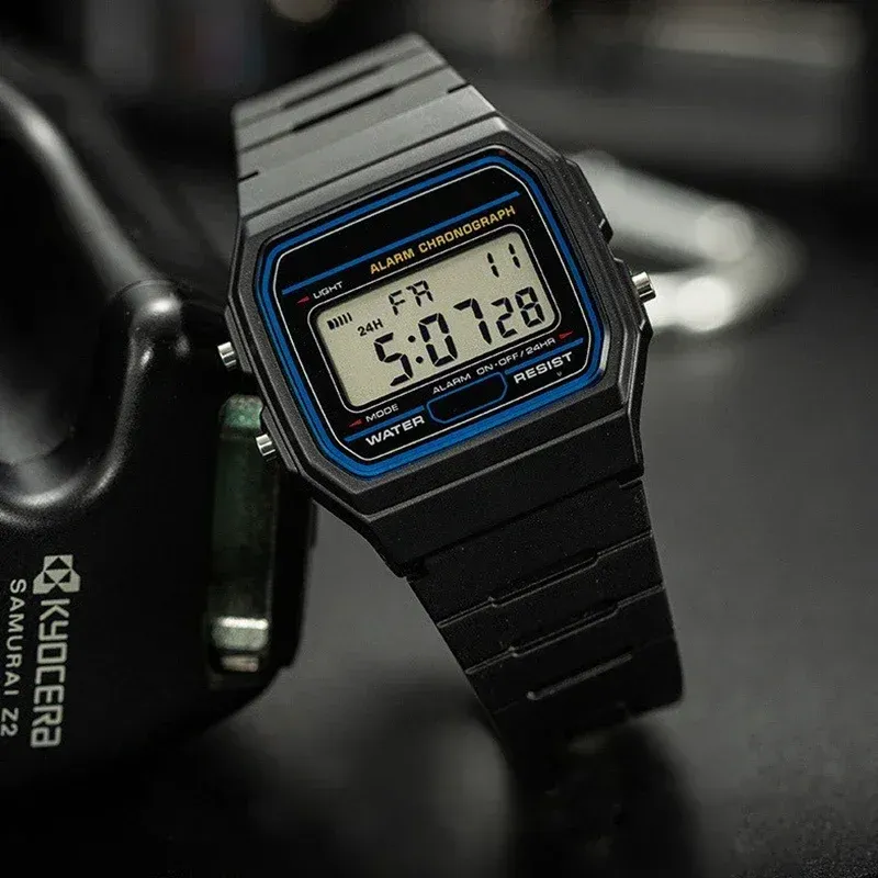 Men's Fashion Square LED Sports Watch Casual Silicone Strap Digital Wristwatch Minimalist Electronic Timepiece showcase 1