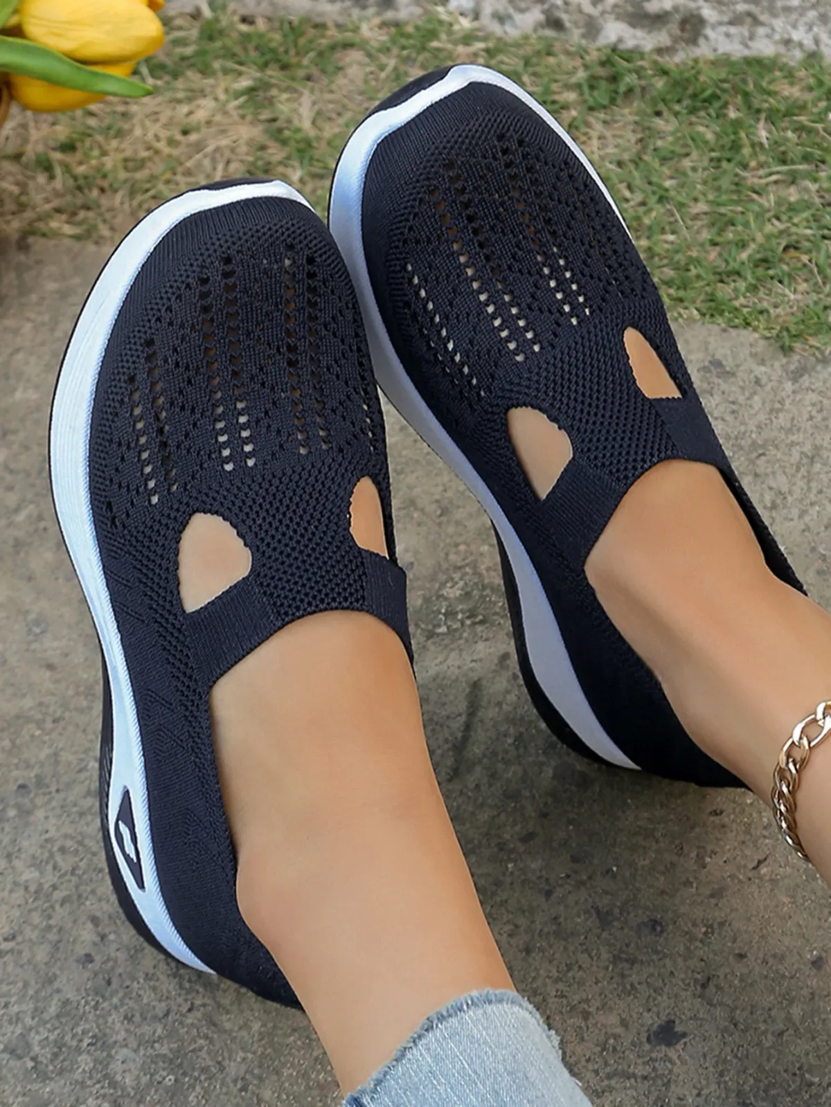 Women's Casual Summer Sneakers - Lightweight Breathable Flat Shoes for All Seasons, Simple Fashionable Design, Comfortable Walking Shoes for Everyday Wear showcase 2