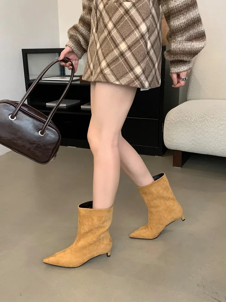 Eilyken Women's Vintage Pointed Toe Ankle Boots - Stylish Low Heel Shoes for Autumn/Winter Fashion showcase 7