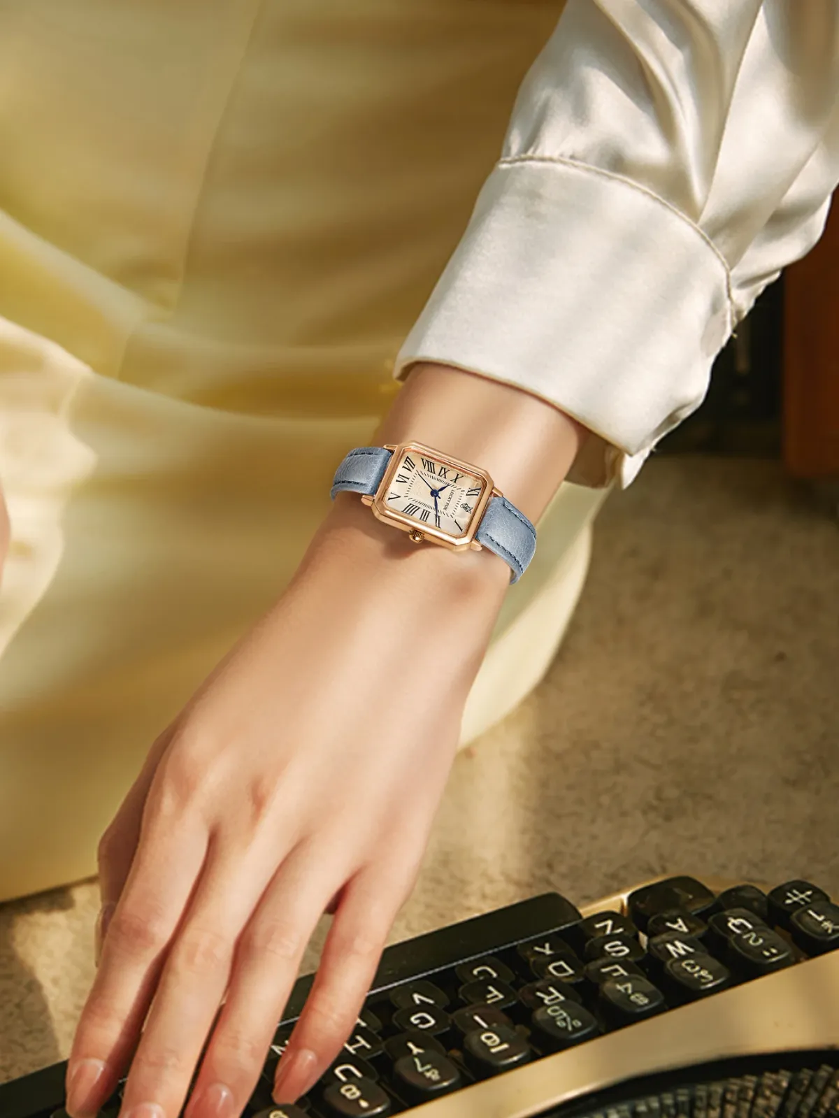 Retro Square Digital Dial Women's Watch - Fashionable Leather Strap Casual Quartz Wristwatch, Perfect Gift showcase 26