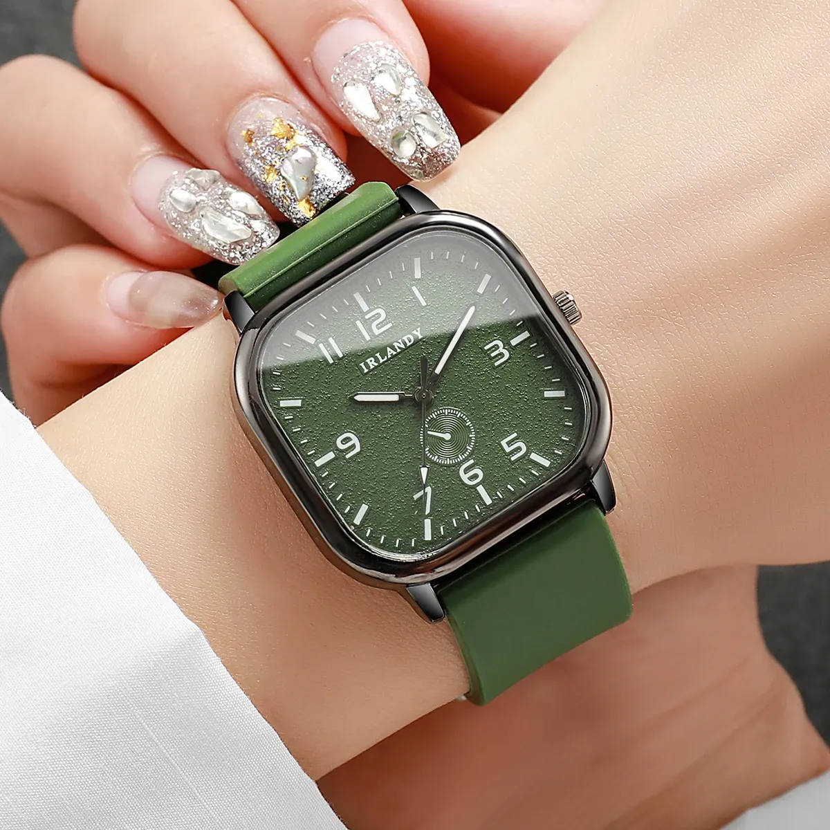 Fashionable Casual Silicone Strap Square Watch for Men & Women Students - Durable Quartz Movement, CE Certified, Water Resistant showcase 2