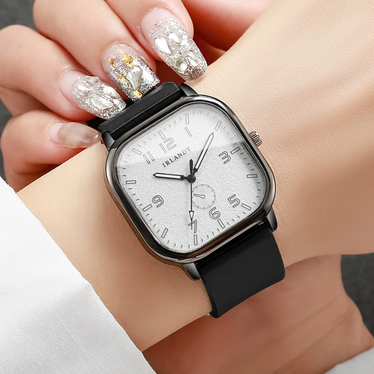 Fashionable Casual Silicone Strap Square Watch for Men & Women Students - Durable Quartz Movement, CE Certified, Water Resistant showcase 4