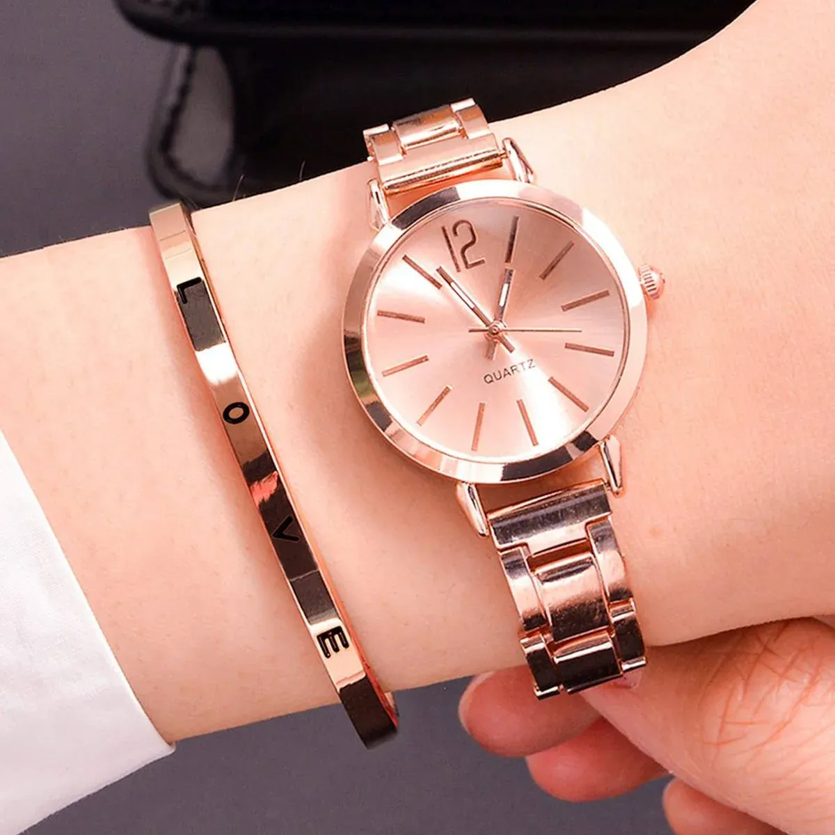Luxury Women's Fashion Gold Bracelet Quartz Watch Set - Simple Dial Hollow Strap, Ideal for Students and Ladies, Elegant Casual Wristwatch showcase 1