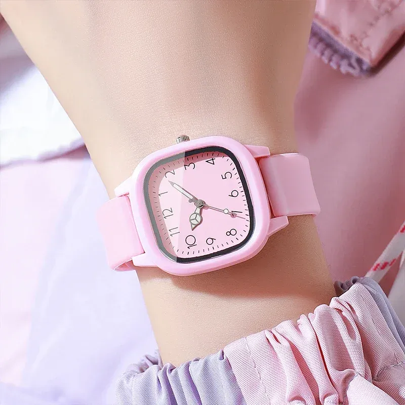 Fashionable Women's Quartz Watch with Casual Silicone Band - Stylish Ladies Wristwatch for Girls, CE Certified, Water Resistant thumbnail 2