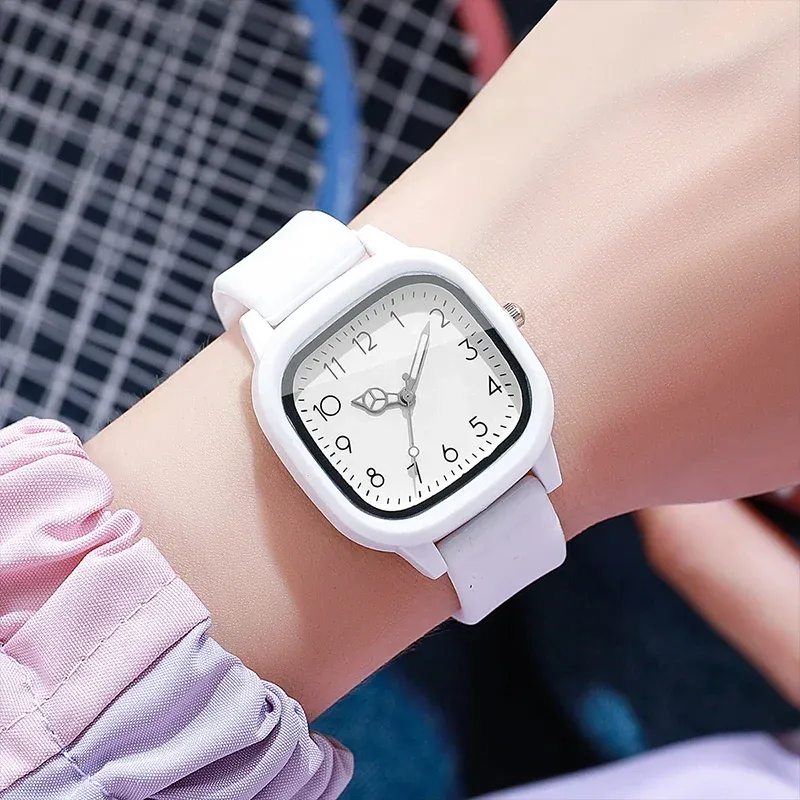 Fashionable Women's Quartz Watch with Casual Silicone Band - Stylish Ladies Wristwatch for Girls, CE Certified, Water Resistant thumbnail 5