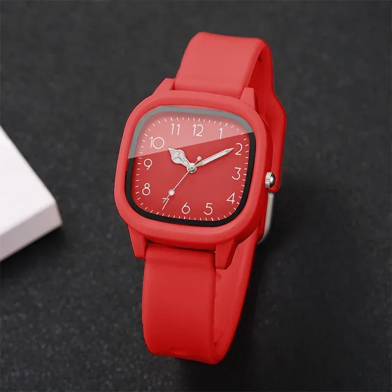 Fashionable Women's Quartz Watch with Casual Silicone Band - Stylish Ladies Wristwatch for Girls, CE Certified, Water Resistant showcase 18