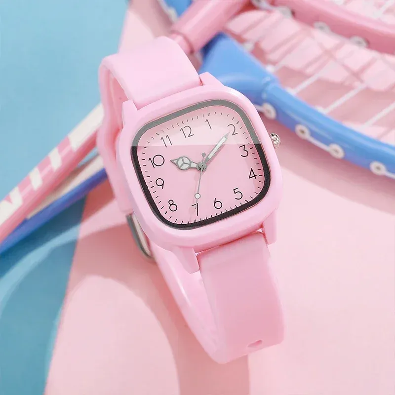 Fashionable Women's Quartz Watch with Casual Silicone Band - Stylish Ladies Wristwatch for Girls, CE Certified, Water Resistant showcase 6