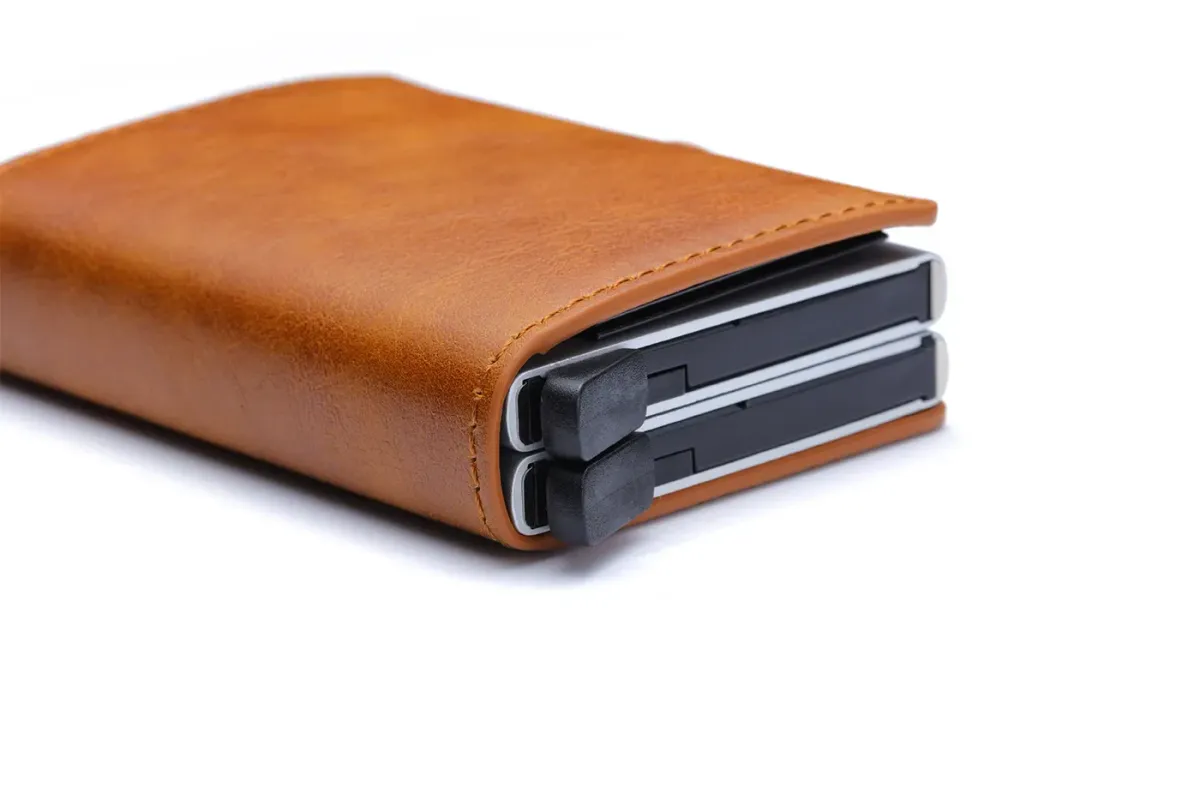 RFID Blocking Men's Slim Carbon Fiber Wallet with 14 Card Holders, Mini Money Bag, Small Bifold Purse for Business and Travel showcase 14