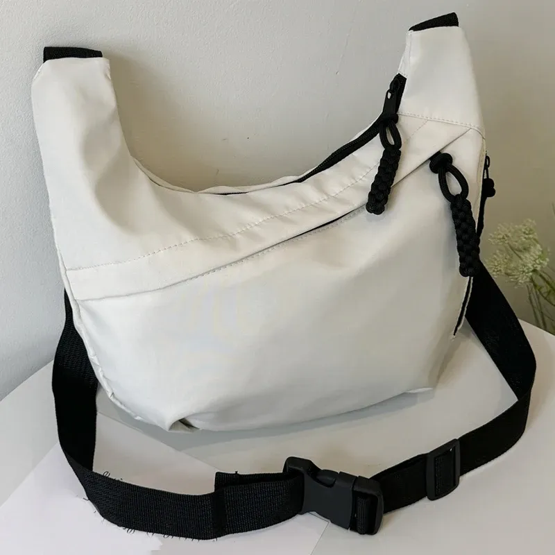 Fashionable Women's Mini Crossbody Handbag, Lightweight Street Style Small Shoulder Bag, Versatile Single-Shoulder Design for Everyday Use showcase 1
