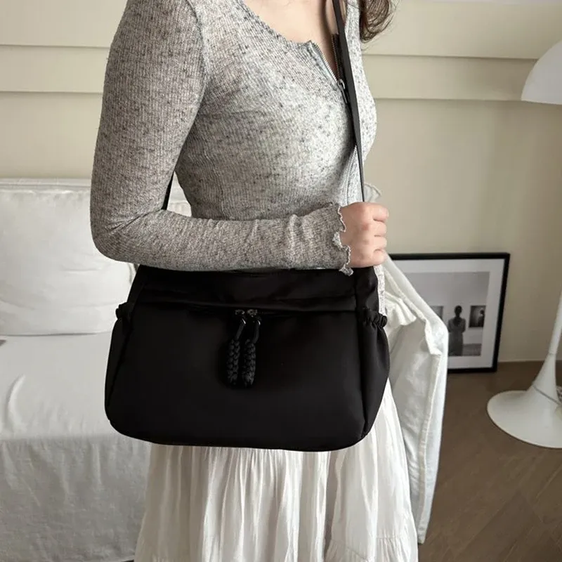 Fashionable Women's Mini Crossbody Handbag, Lightweight Street Style Small Shoulder Bag, Versatile Single-Shoulder Design for Everyday Use showcase 8
