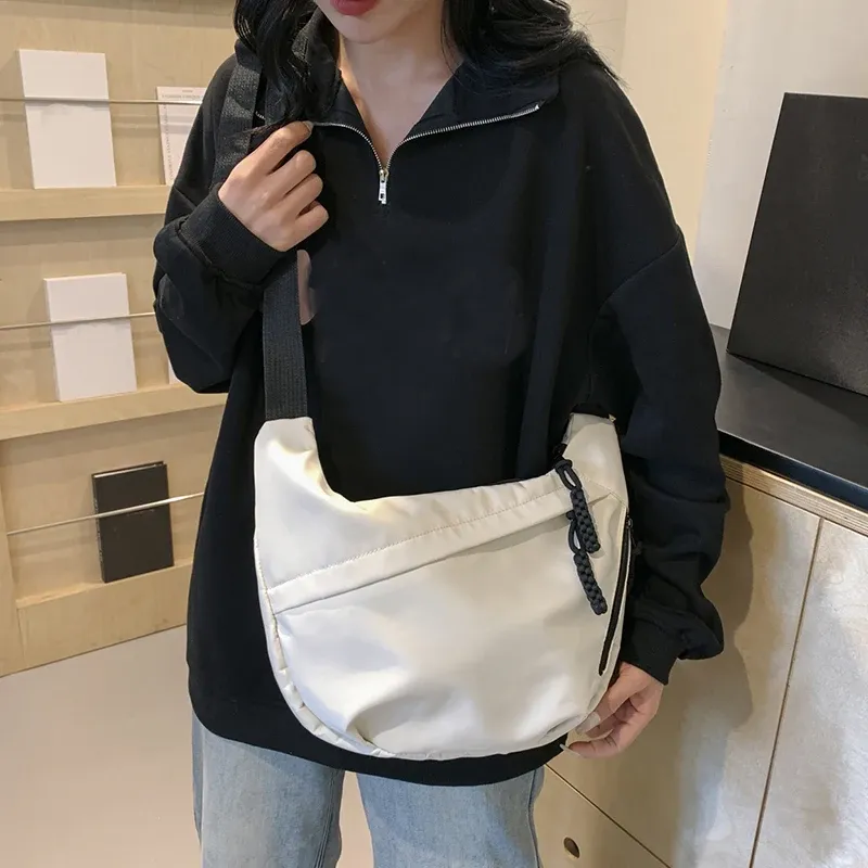 Fashionable Women's Mini Crossbody Handbag, Lightweight Street Style Small Shoulder Bag, Versatile Single-Shoulder Design for Everyday Use thumbnail 4