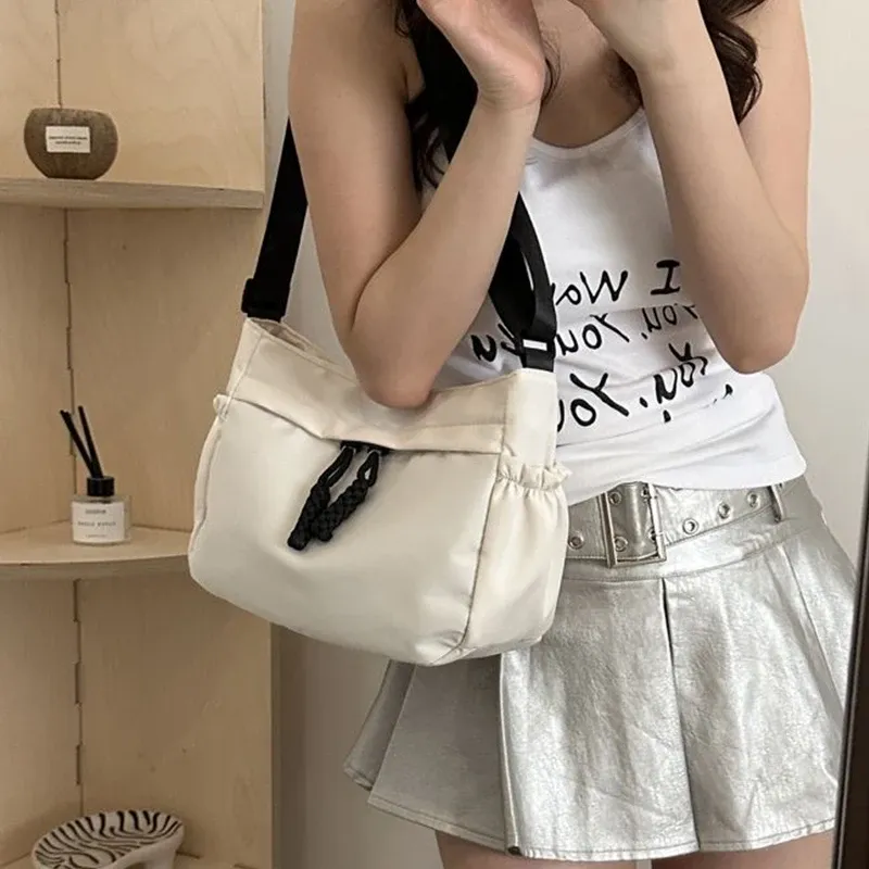 Fashionable Women's Mini Crossbody Handbag, Lightweight Street Style Small Shoulder Bag, Versatile Single-Shoulder Design for Everyday Use showcase 7