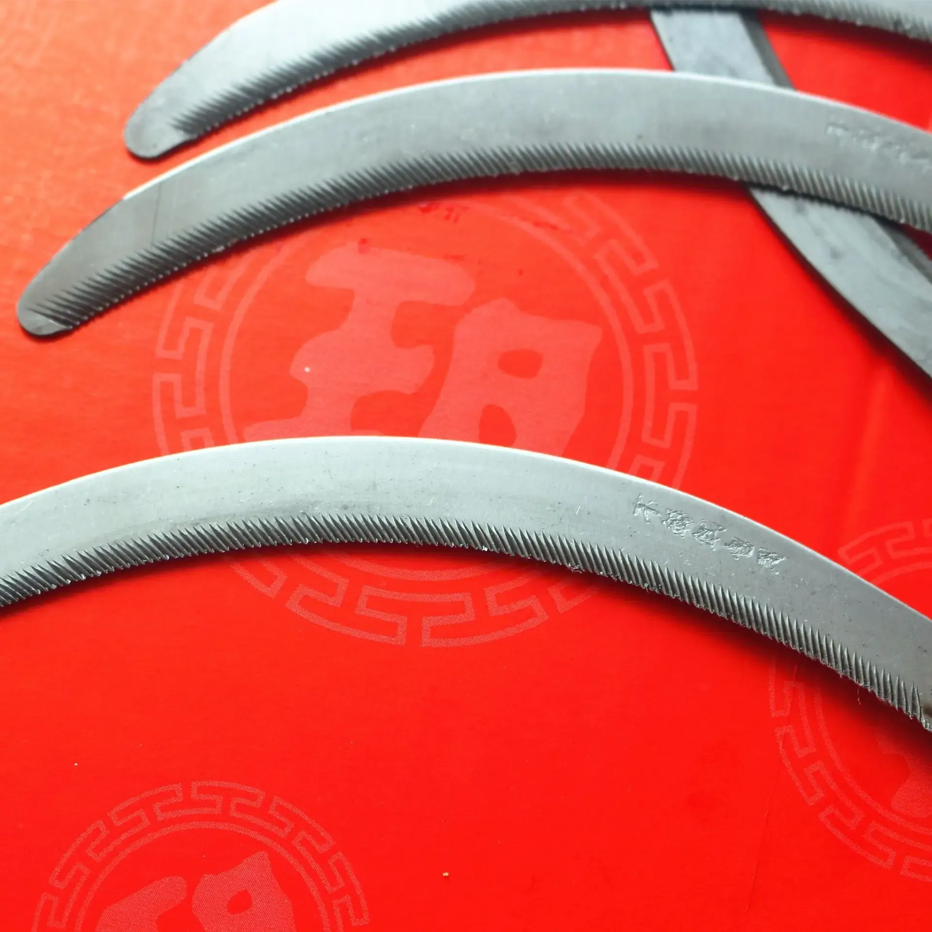 Durable Stainless Steel Sickle Scythe with Serrated Teeth for Efficient Weed Removal, Harvesting Small Grains, and Household Gardening Tasks thumbnail 6
