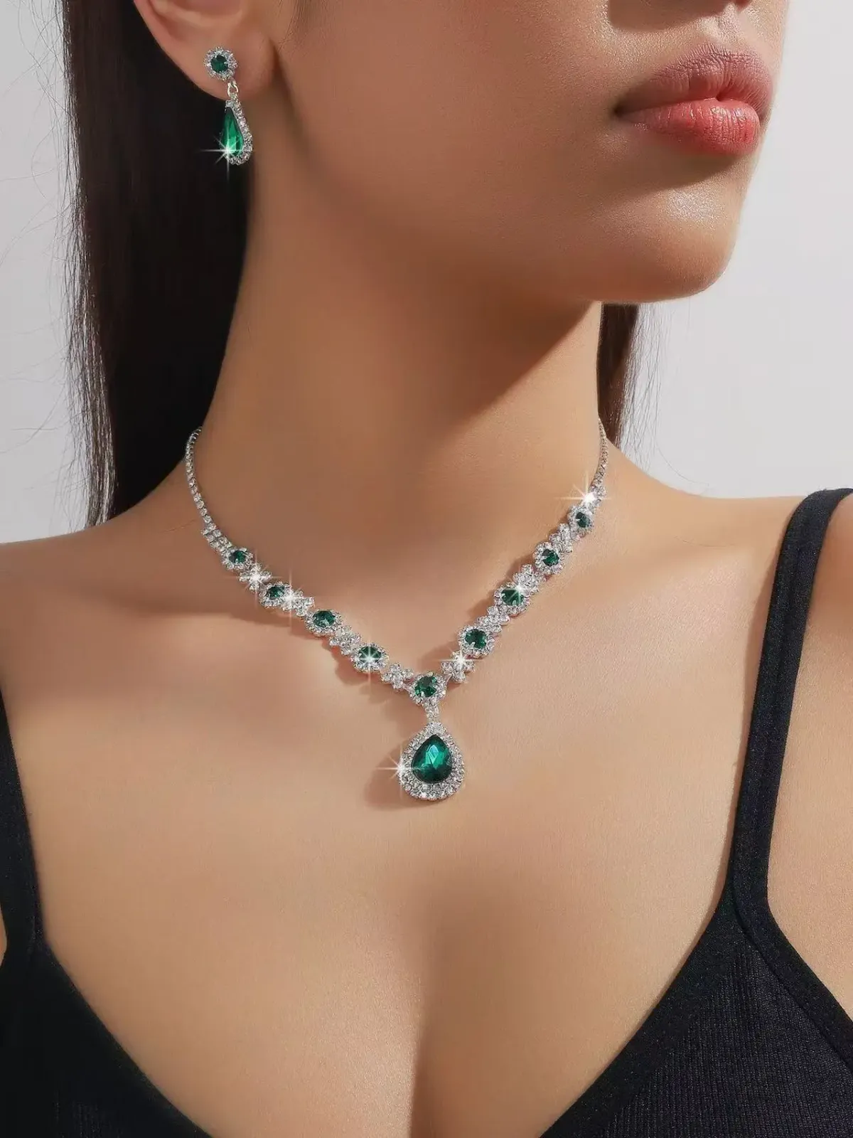 Elegant Women's Crystal Droplet Necklace and Earring Set - 3 Piece Bridal Jewelry for Wedding & Evening Dresses showcase 6