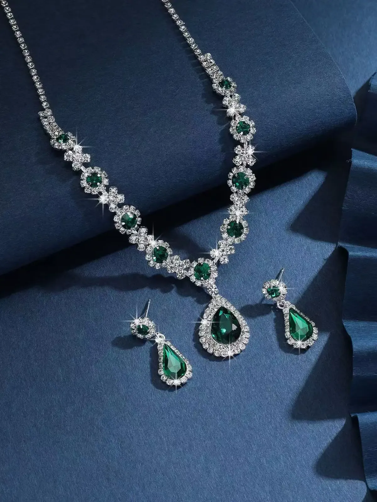 Elegant Women's Crystal Droplet Necklace and Earring Set - 3 Piece Bridal Jewelry for Wedding & Evening Dresses showcase 8