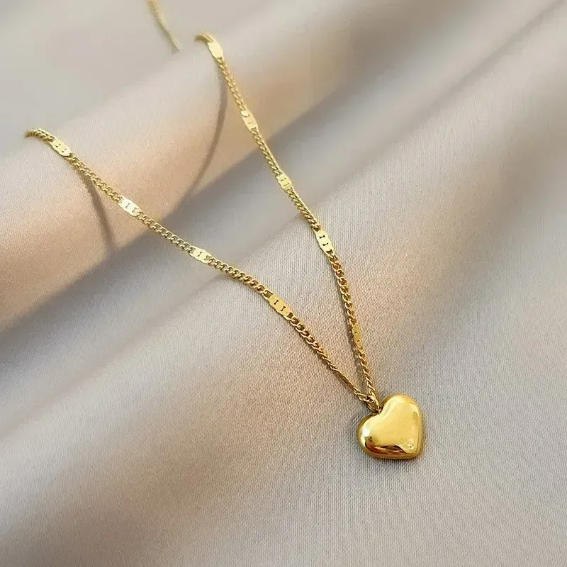Gold Heart Pendant Korean Chain Necklace for Women - Fashionable Silver Plated Brass Jewelry, Lightweight 15g showcase 2