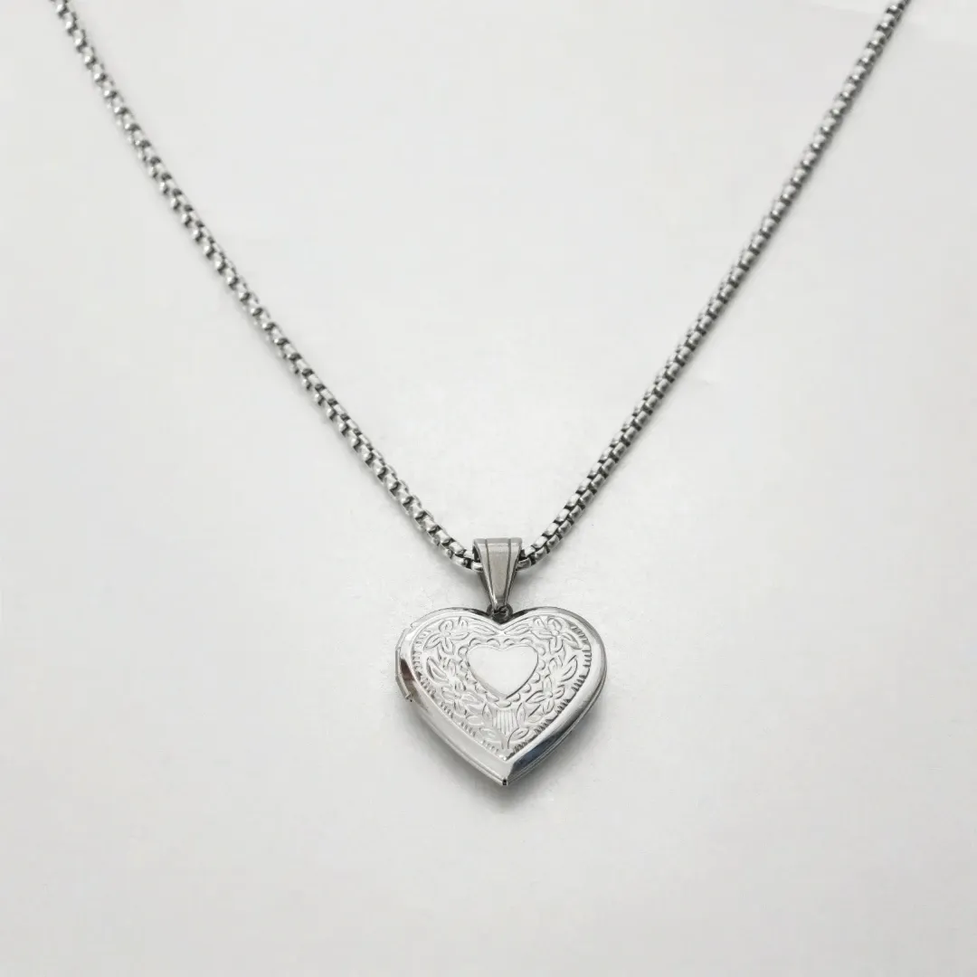 Romantic Heart Locket Pendant Necklace for Women - Gold/Silver Stainless Steel Memorial Jewelry, Classic & Timeless Style, Perfect Valentine's Day Gift showcase 11