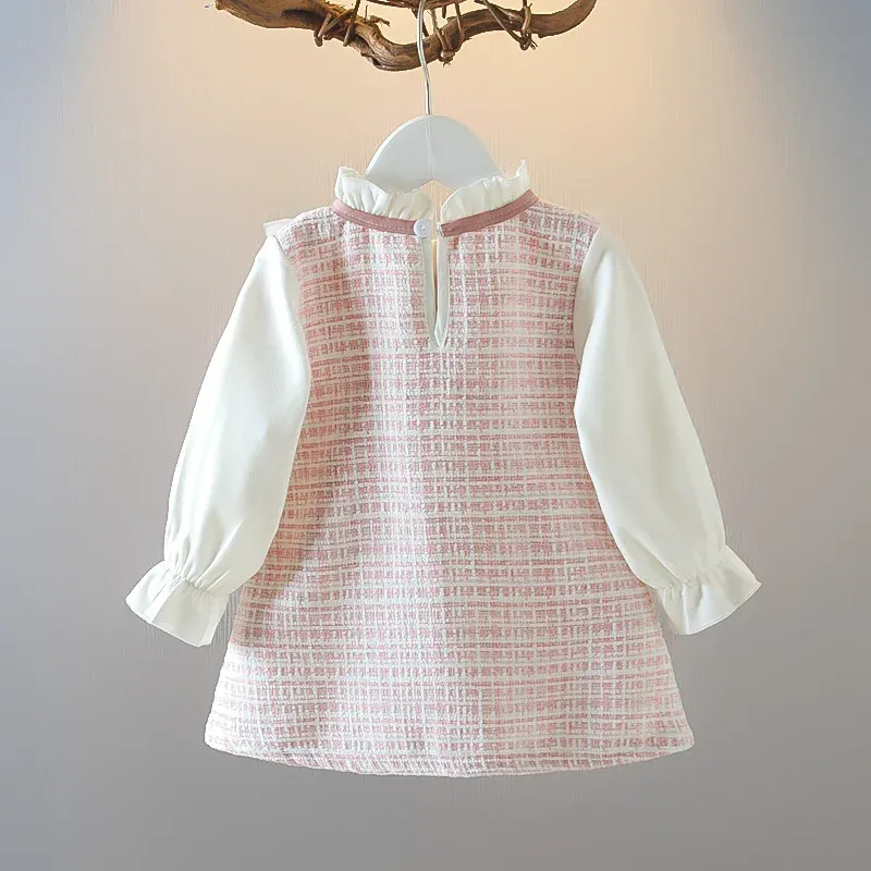 Adorable Baby Girl Plaid Dress with Bow-Tie Detail, Long Sleeve Princess Style for Spring and Fall, Perfect for Toddlers and Infants showcase 5