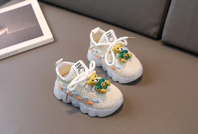 Kids Luminous LED Sneakers for Girls - Fashionable Flashing Casual Sports Shoes for Toddlers, Spring/Autumn Wear showcase 6