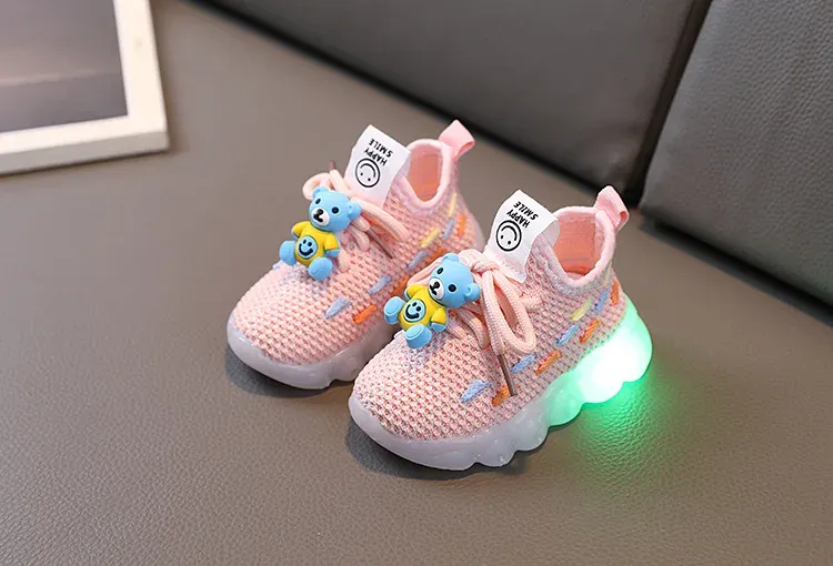 Kids Luminous LED Sneakers for Girls - Fashionable Flashing Casual Sports Shoes for Toddlers, Spring/Autumn Wear showcase 4
