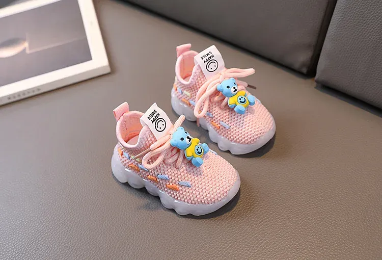 Kids Luminous LED Sneakers for Girls - Fashionable Flashing Casual Sports Shoes for Toddlers, Spring/Autumn Wear showcase 5